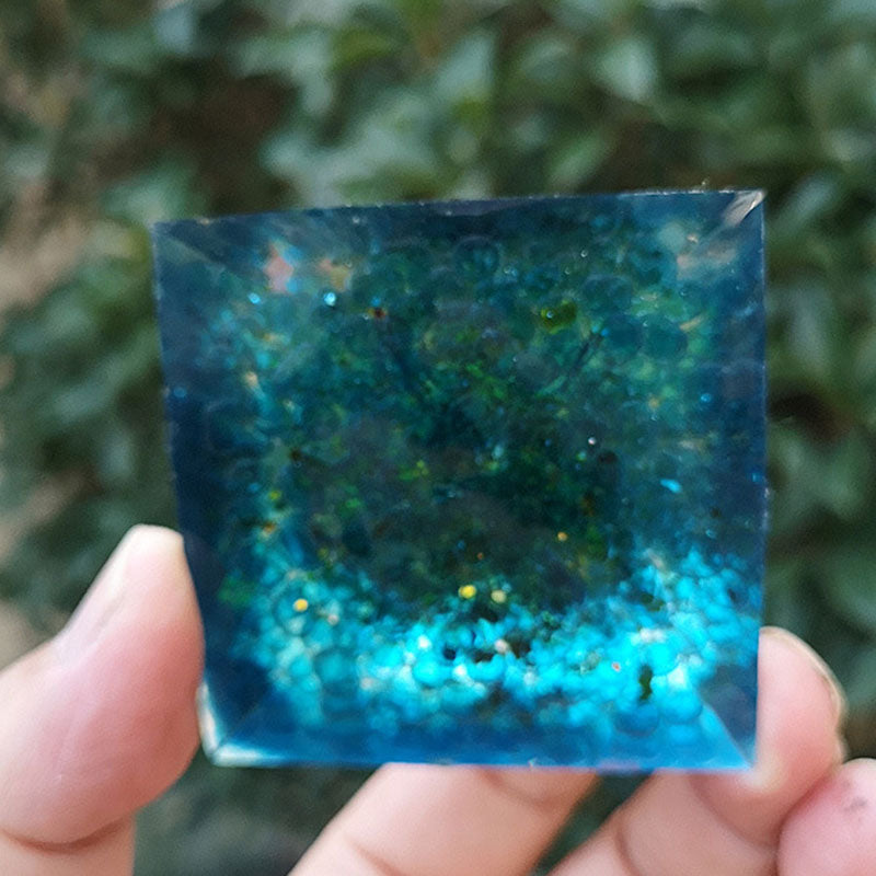 Pirámide orgónica del árbol de la vida de peridoto y aguamarina de Olivenorma