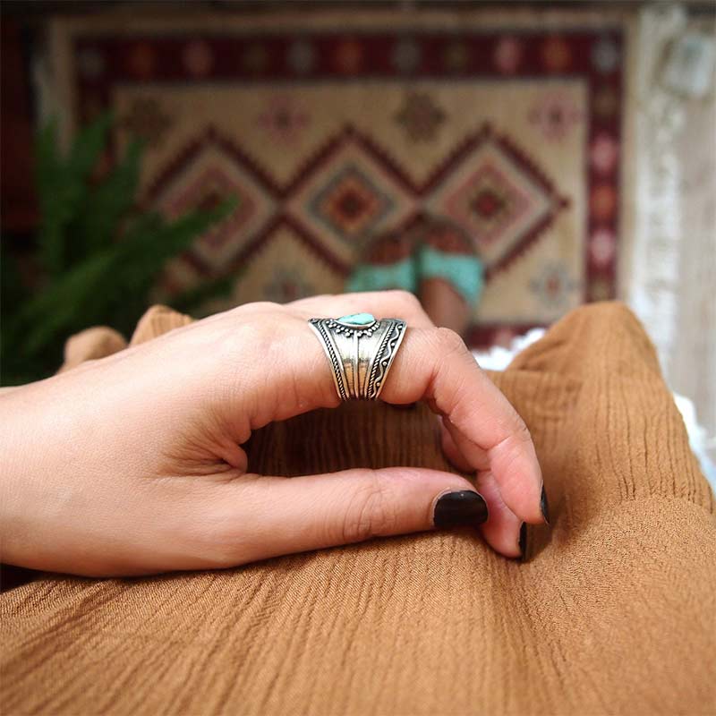 Anillo Reki turquesa con forma de gota de agua estilo boho de Olivenorma