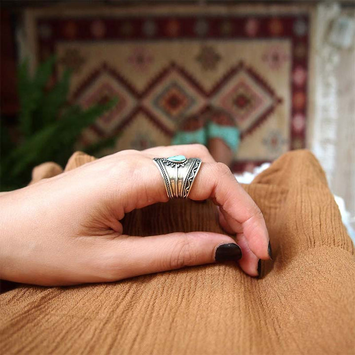 Anillo Reki turquesa con forma de gota de agua estilo boho de Olivenorma