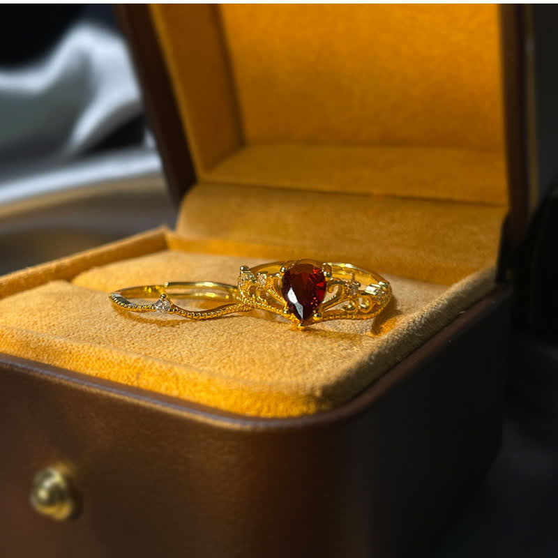 Anillo ajustable con modelado de corona de granate de Olivenorma 