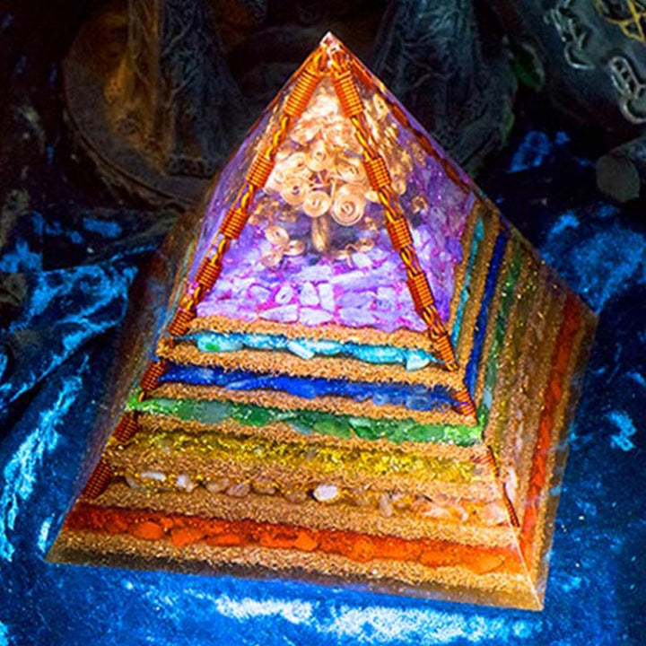 Pirámide orgónica del árbol de la vida del chakra Olivenorma