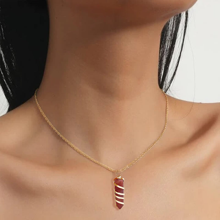 Collar de cristal con forma de bala y prisma hexagonal de cornalina de Olivenorma