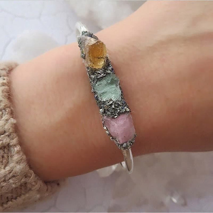 Pulsera con significado y piedra natal personalizada de Olivenorma