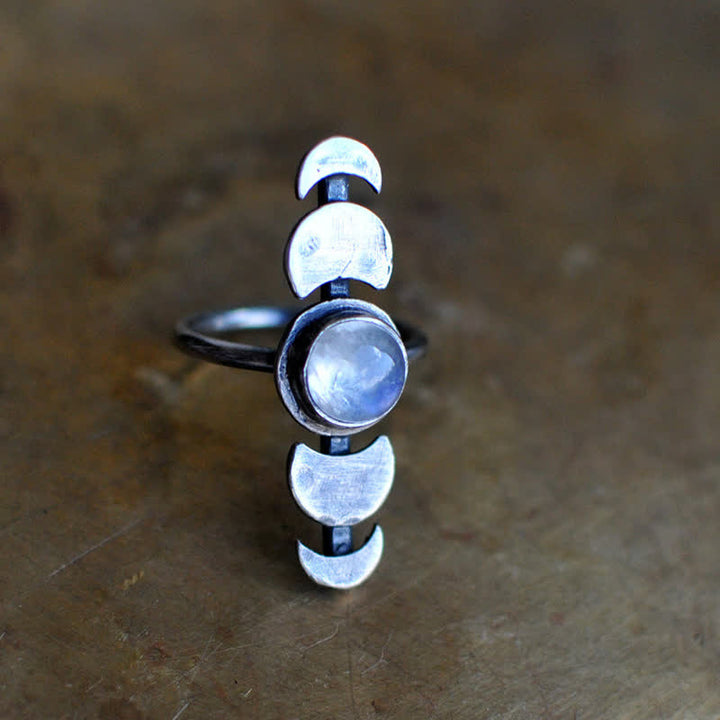 Anillo de energía femenina con piedra lunar creciente Olivenorma