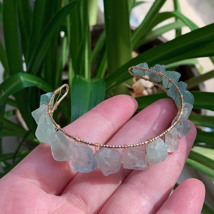 Pulsera de alambre enrollado con cuentas de grava de cristal natural de Olivenorma