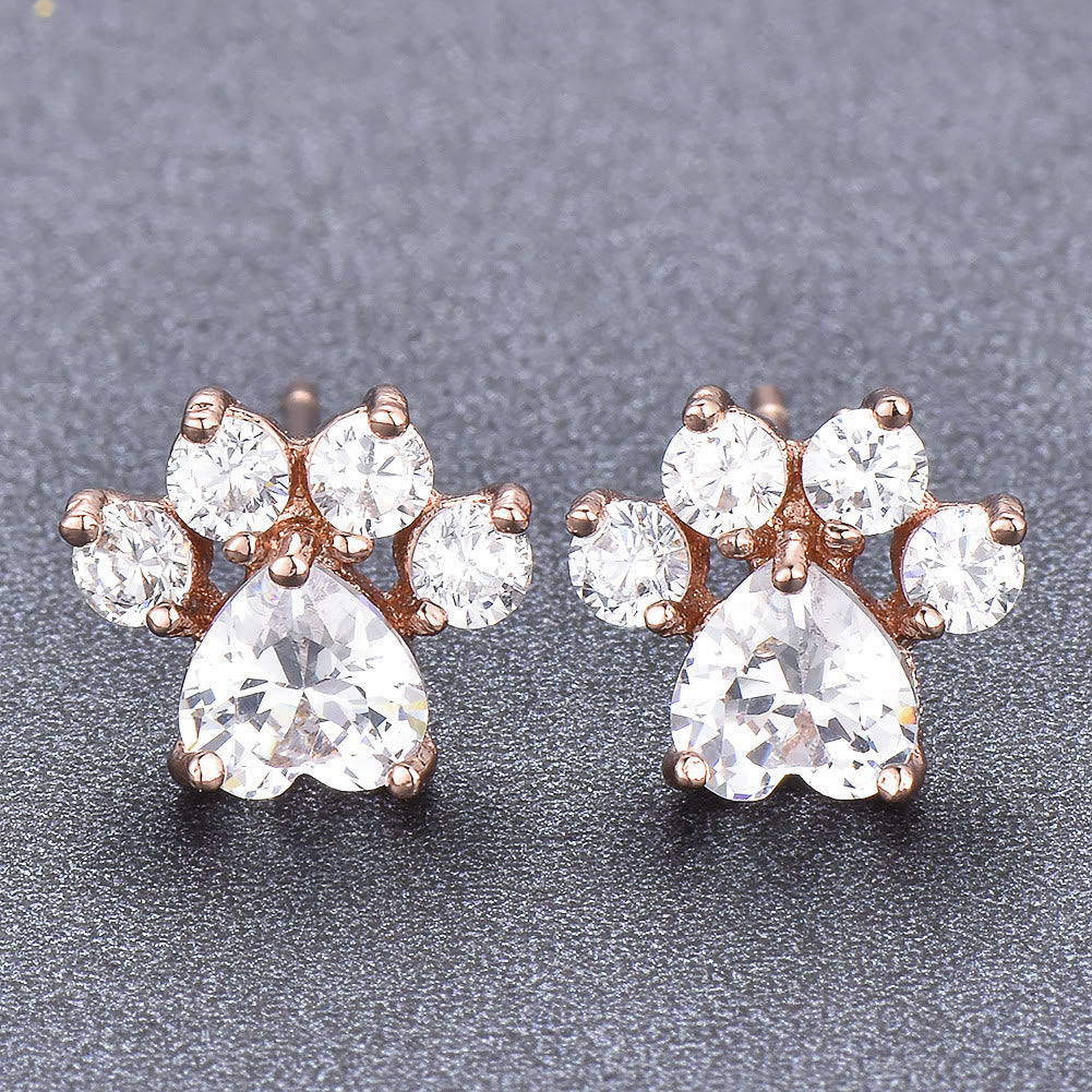 Pendientes de pata de gatito con circonita blanca y ópalo kawaii de Olivenorma