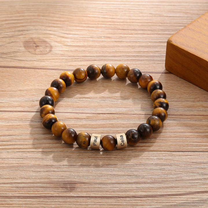 Pulsera de hombre personalizada con cuentas grabadas en piedra natural de Olivenorma