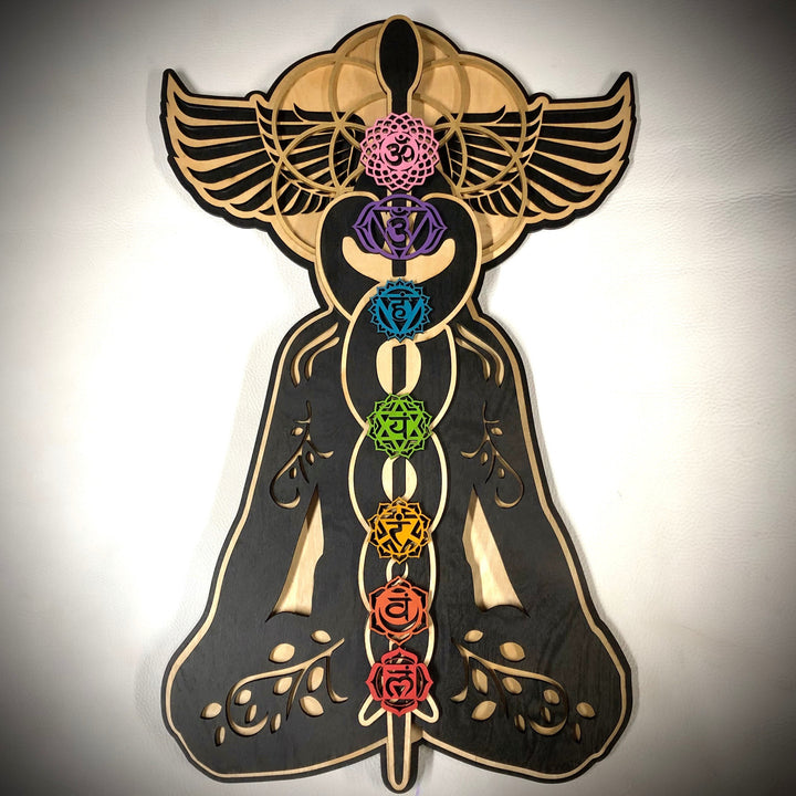 Decoración de pared de madera teñida pintada a mano con el chakra Kundalini de Olivenorma