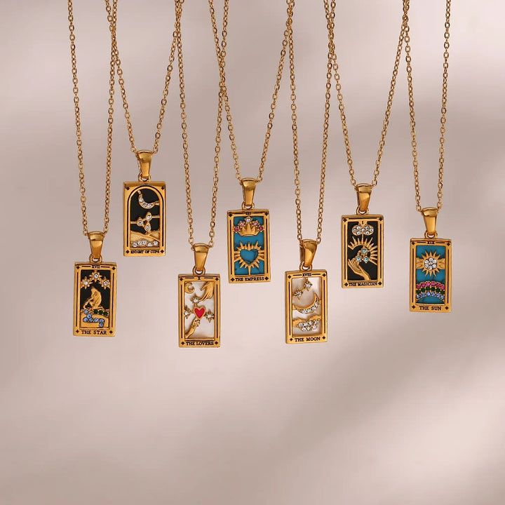 Collar con el signo del tarot "Sol, Amantes, Estrella y Luna" de Olivenorma