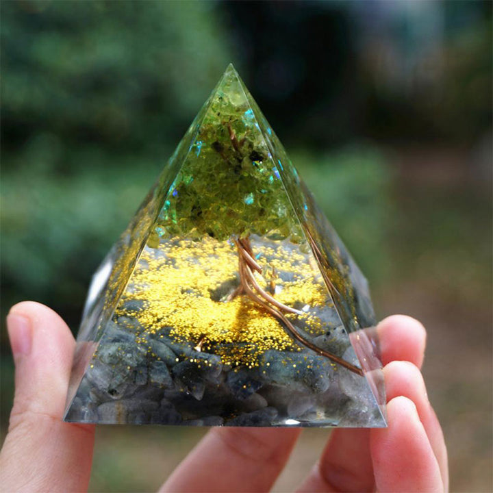 Pirámide de orgón con peridoto y piedra lunar gris del árbol de la vida de Olivenorma 