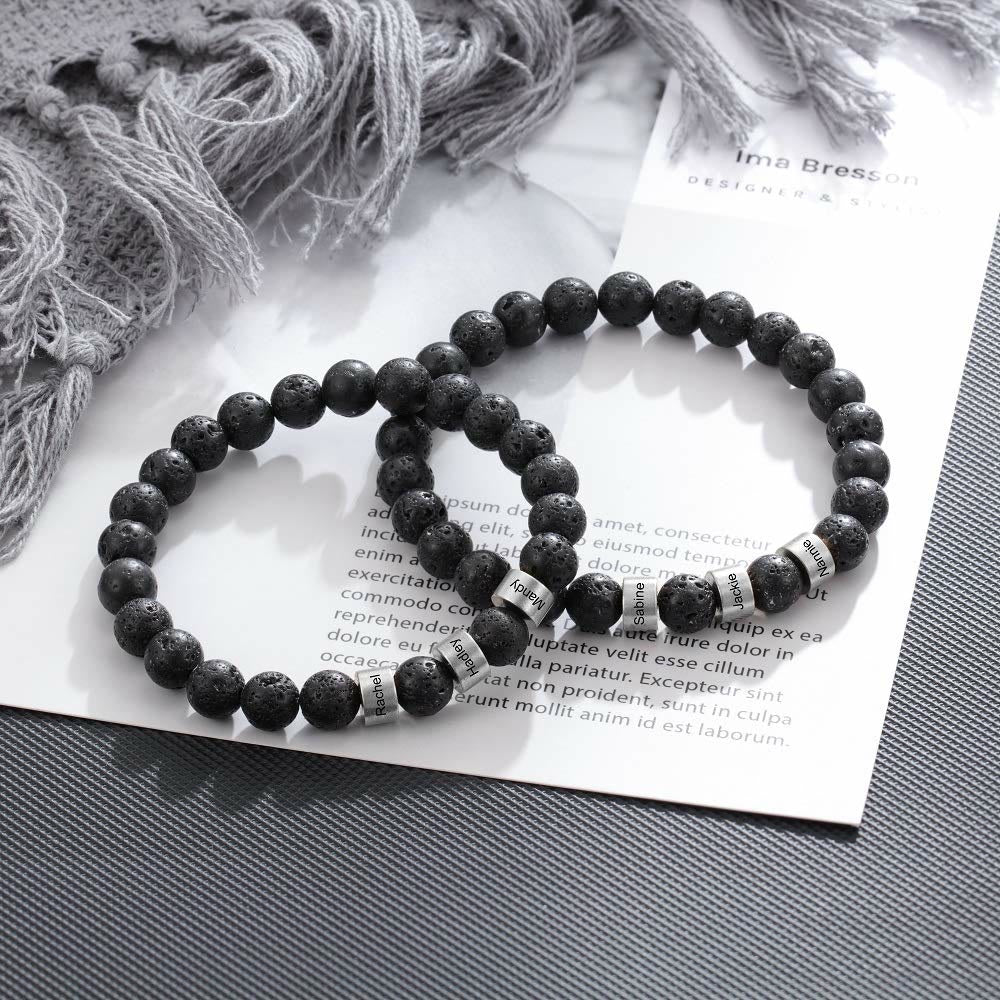 Pulsera de hombre personalizada con cuentas grabadas en piedra natural de Olivenorma