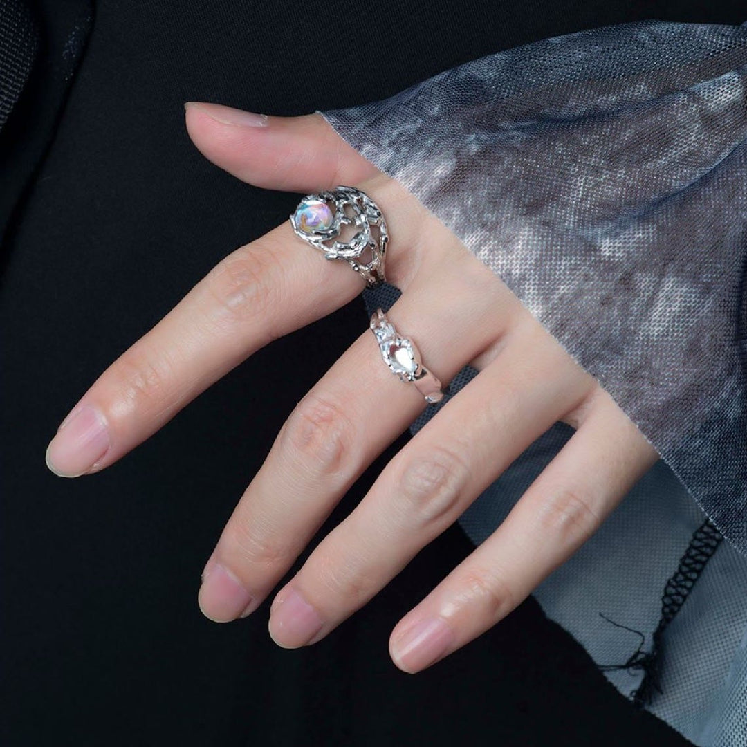 Anillo de piedra lunar con diseño de ramas irregulares de Olivenorma