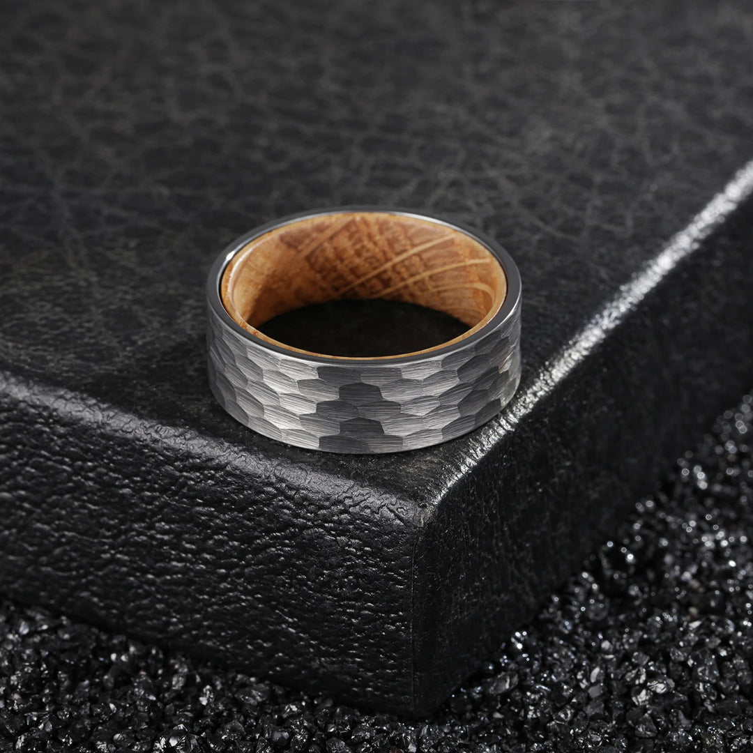 Anillo de madera de barril de whisky de carburo de tungsteno de 8 mm de Olivenorma para hombre