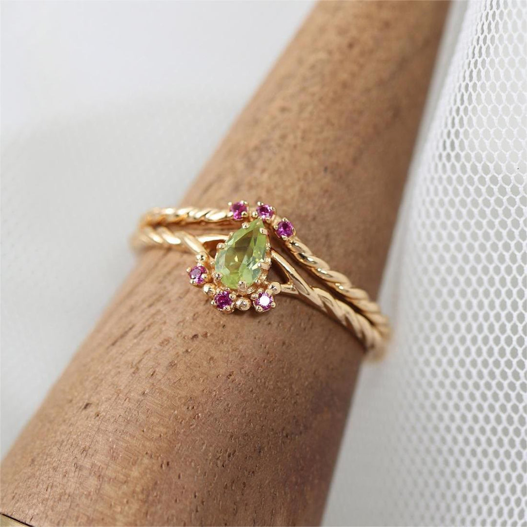Juego de anillos ajustables apilables con cristales de color rosa peridoto delicado de Olivenorma 
