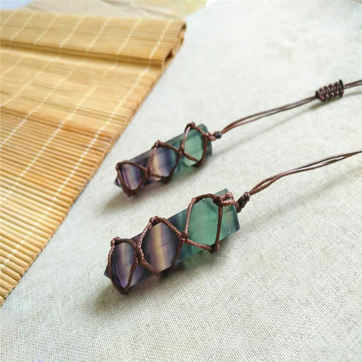 Collar de piedra preciosa con prisma hexagonal de fluorita natural de Olivenorma