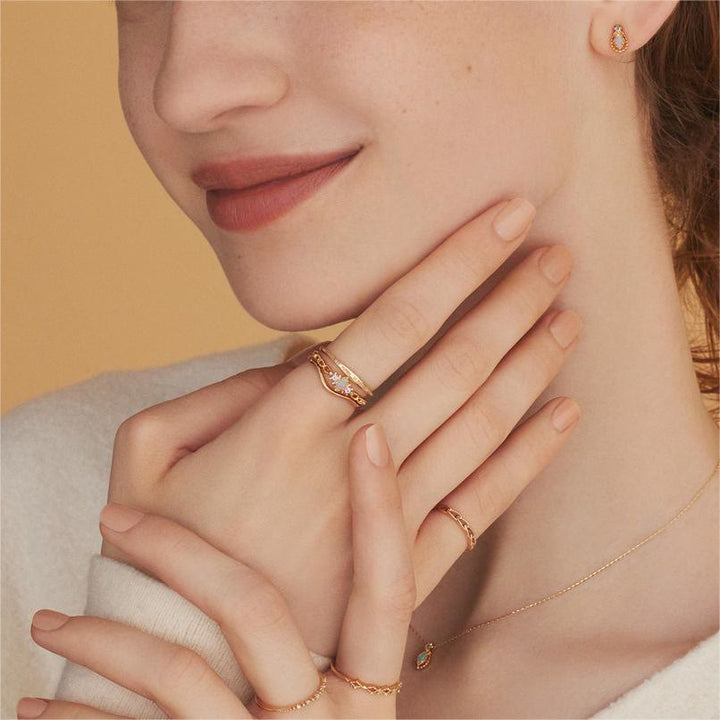 Collar, pendientes y anillo de encaje violeta con ópalo natural de Olivenorma