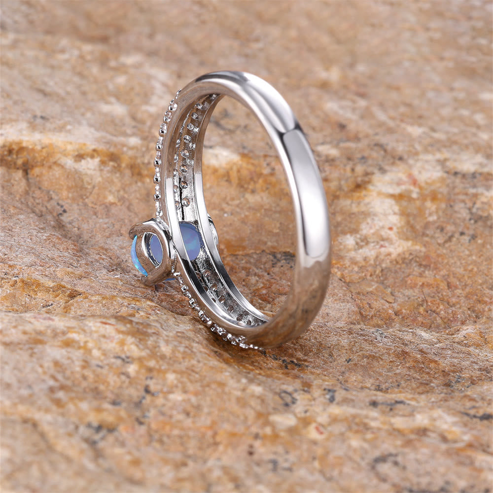 Anillo con borde de circonita y ópalo redondo "Shiny Elegance" de Olivenorma