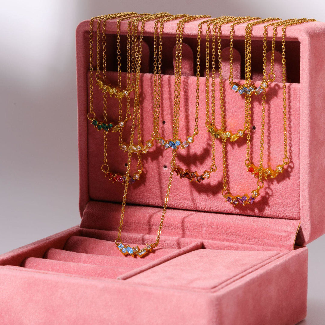 Collar de oro bañado en cobre con colgante de cuentas de piedra natal múltiple de Olivenorma