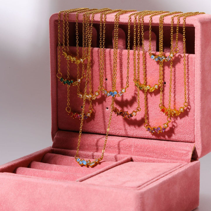 Collar de oro bañado en cobre con colgante de cuentas de piedra natal múltiple de Olivenorma