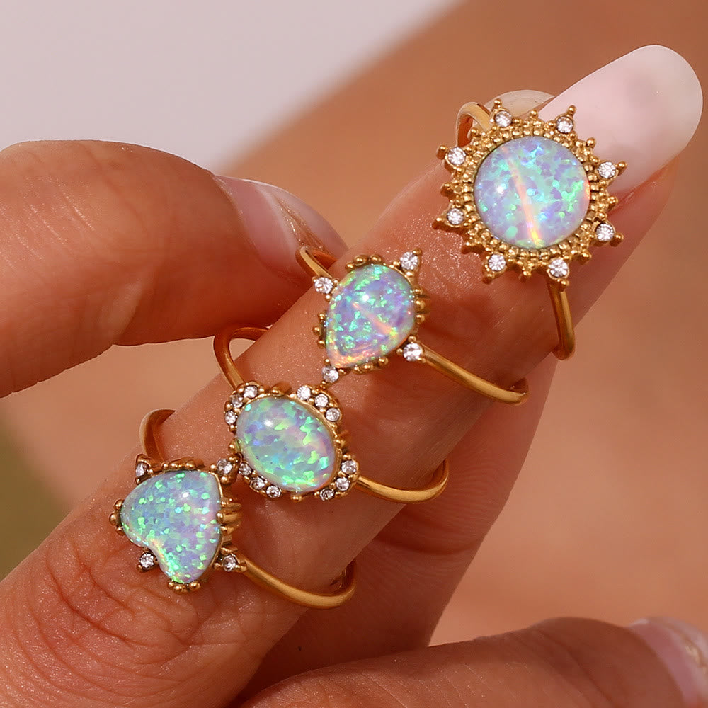 Anillo ajustable con corazón de sol y ópalo natural de Olivenorma
