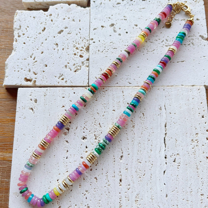 Pulsera y collar con piedras preciosas y cuentas redondas de cristal mixtas estilo bohemio de Olivenorma 