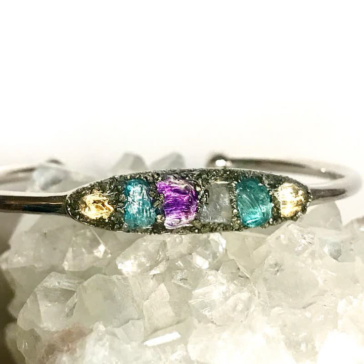 Pulsera con significado y piedra natal personalizada de Olivenorma
