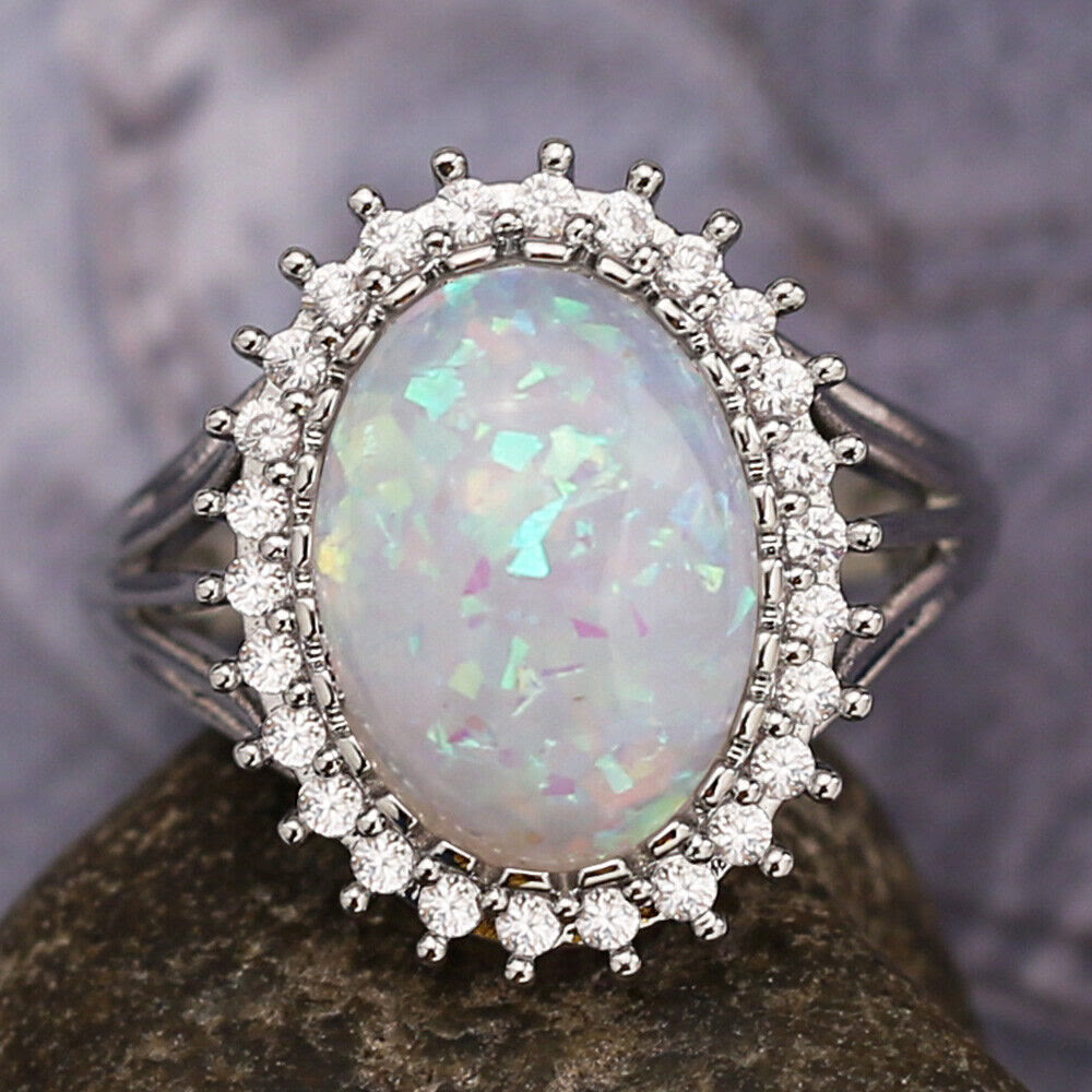 Anillo de bodas con ópalo blanco ovalado de Olivenorma