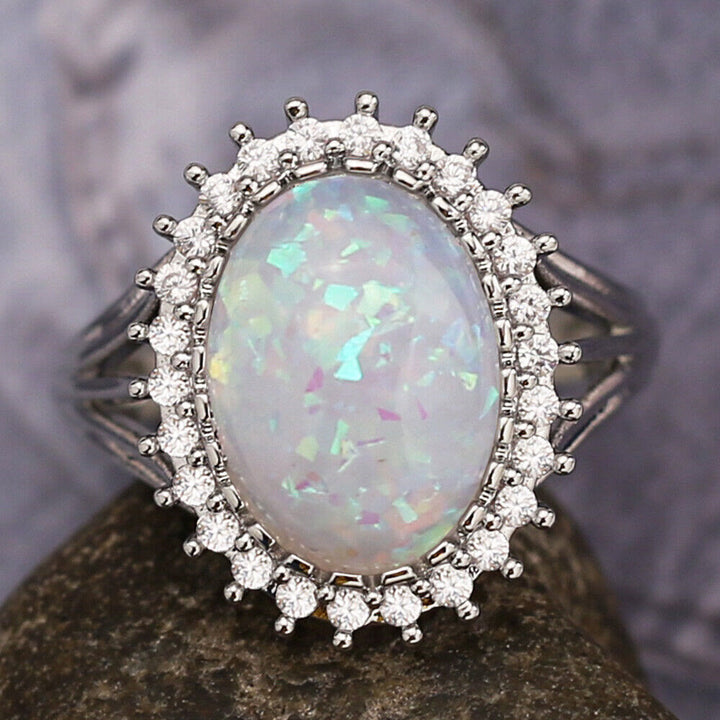 Anillo de bodas con ópalo blanco ovalado de Olivenorma