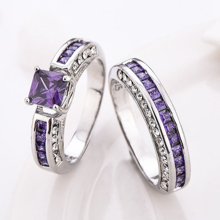 Juego de anillos de amatista y circonita blanca de Olivenorma