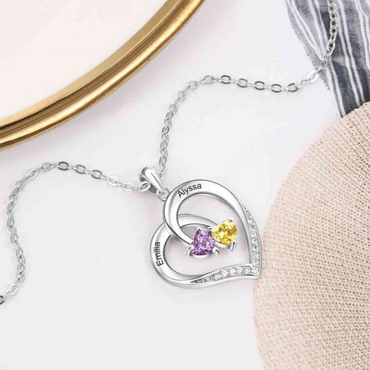 Collar con nombre grabado y dos piedras de nacimiento con promesa de corazón personalizado de Olivenorma