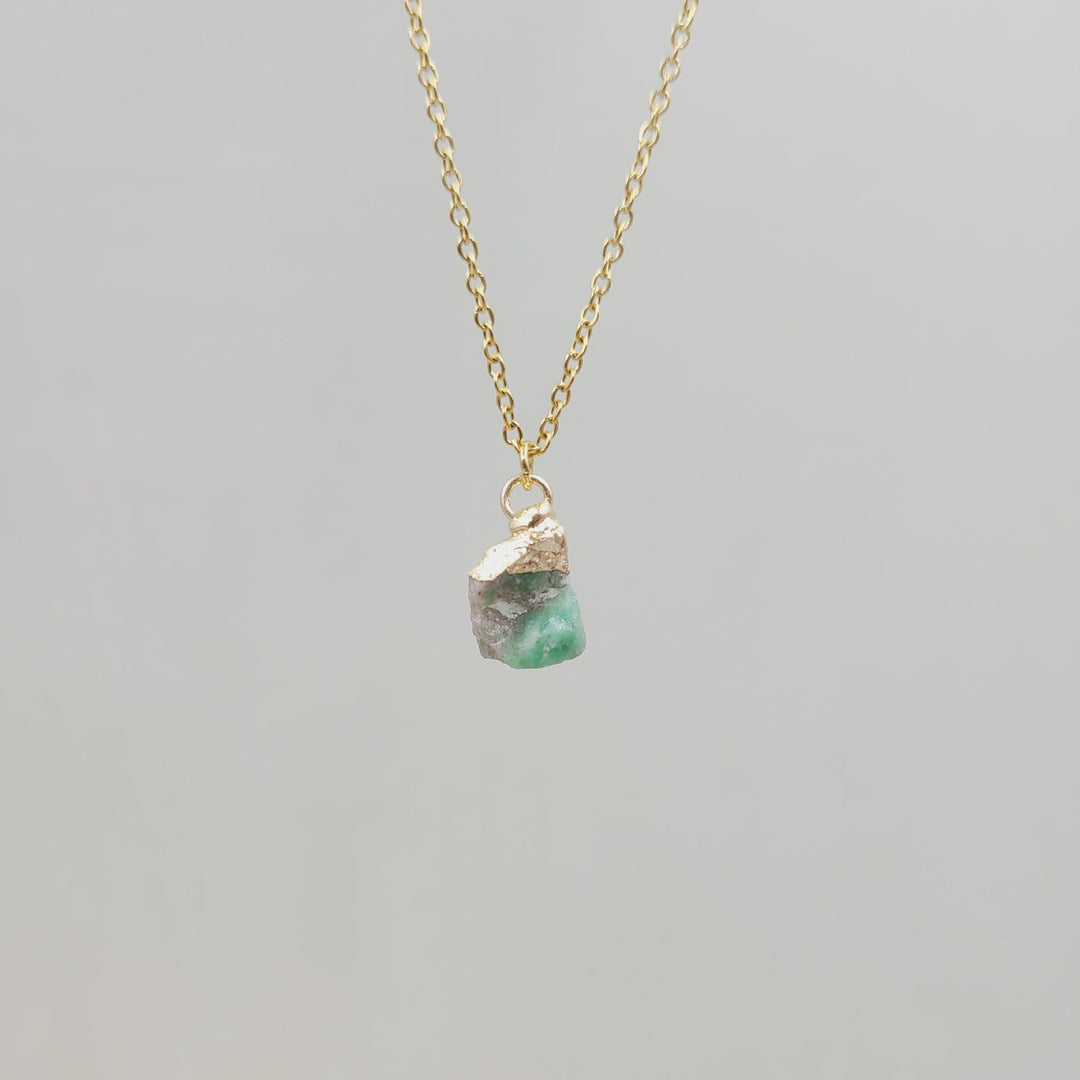 Collar de gemas de piedra cruda de cristal irregular de Olivenorma