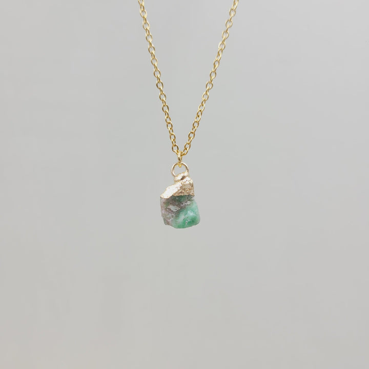 Collar de gemas de piedra cruda de cristal irregular de Olivenorma