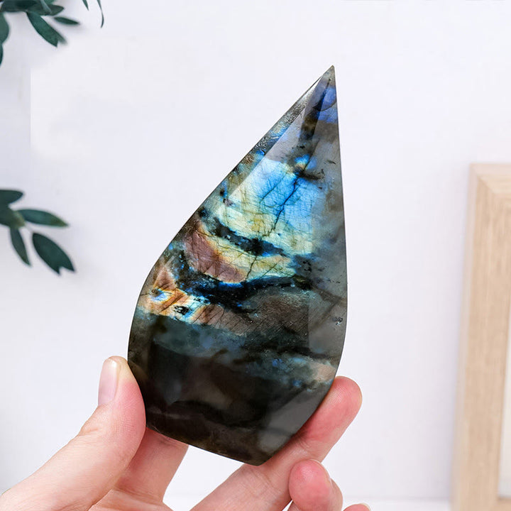 Adornos de piedras preciosas con forma de llama de cristal natural de Olivenorma