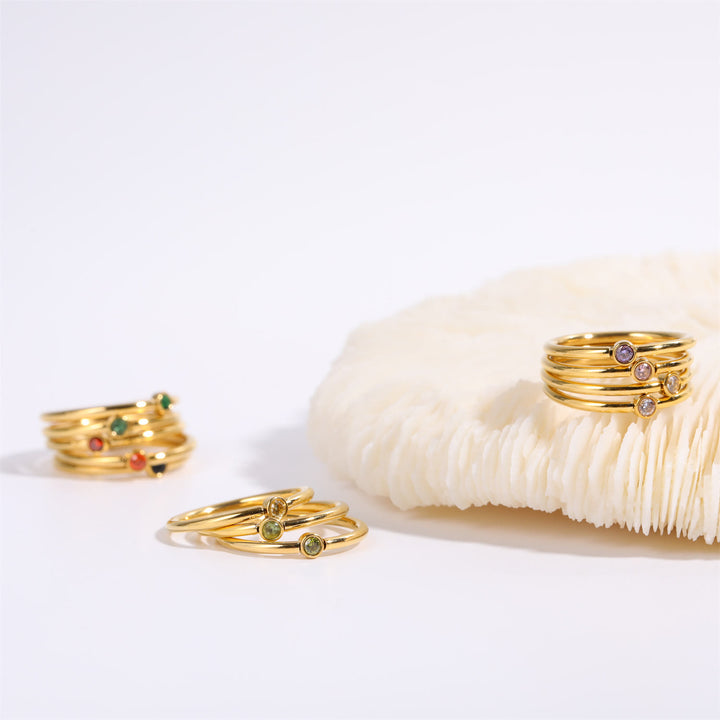 Anillo fino con piedra natal de Olivenorma para el día del nacimiento de 12 meses