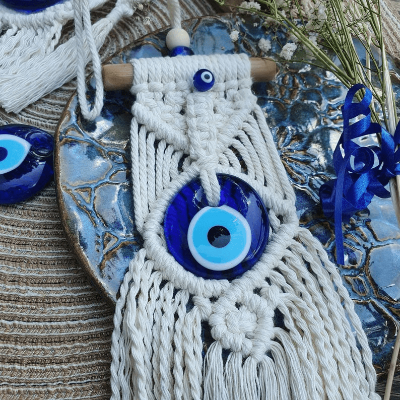 Adorno decorativo para colgar en la pared con forma de ojo malvado de Olivenorma