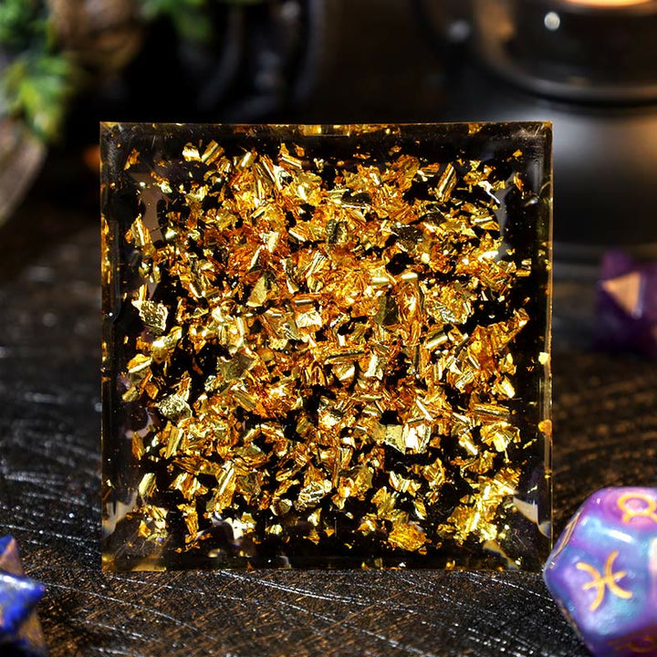 Pirámide de orgón de Piscis del zodíaco con grava de obsidiana y bola de amatista de Olivenorma 