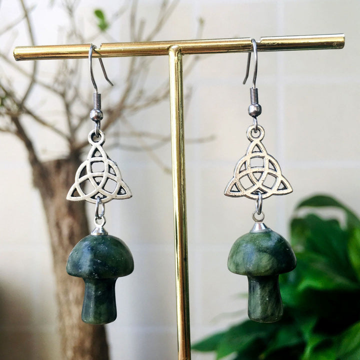 Pendientes con forma de hongo y piedra de cristal natural de Olivenorma