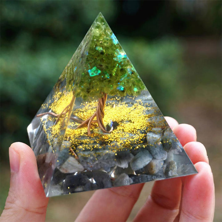 Pirámide de orgón con peridoto y piedra lunar gris del árbol de la vida de Olivenorma 