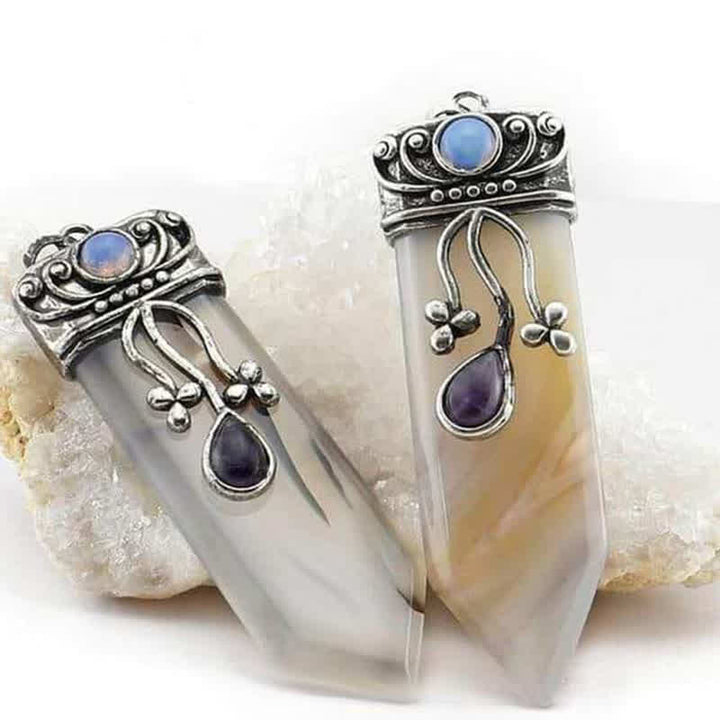 Collar de piedra natural con la diosa protectora Olivenorma 