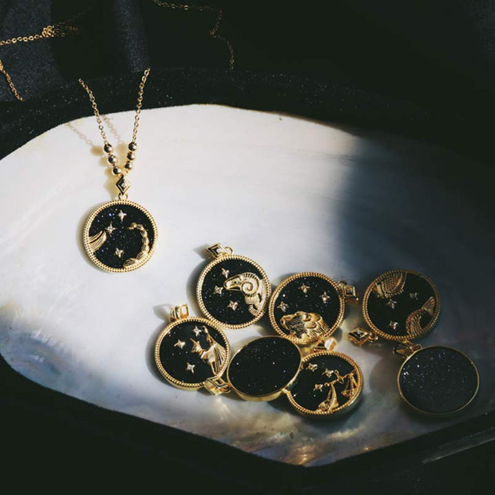 Collar con signo del zodiaco que escucha en piedra arenisca azul 