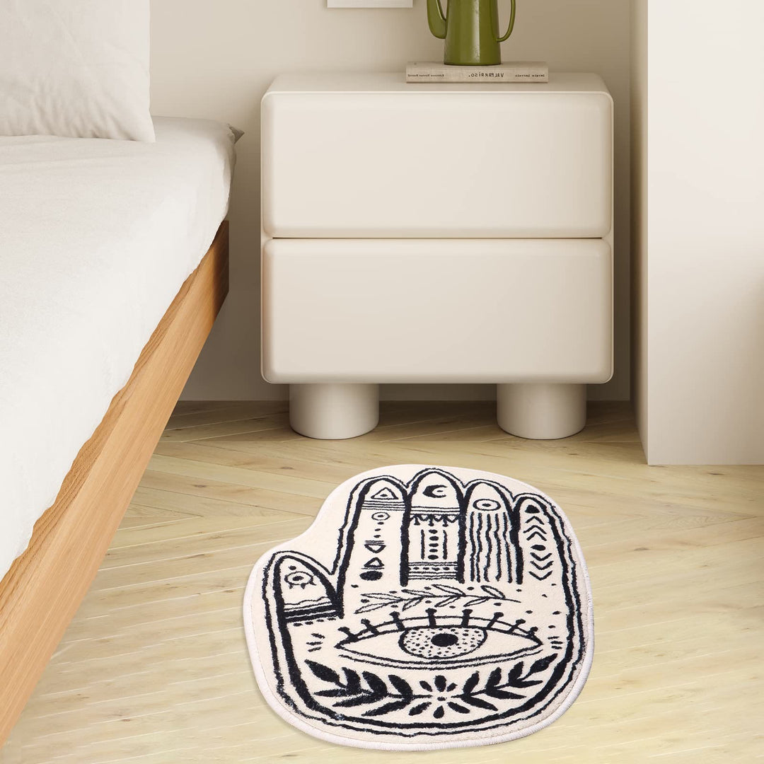 Alfombra suave con símbolo de Hamsa en color blanco de Olivenorma