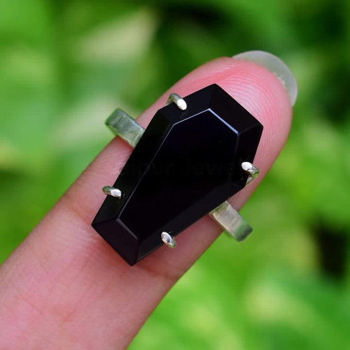 Anillo de ataúd de ónix negro de Olivenorma