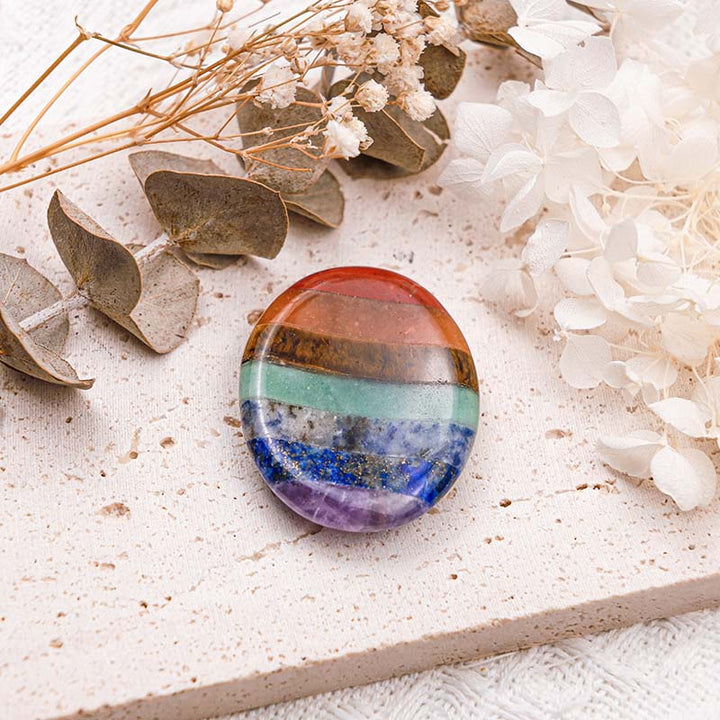 Piedra de preocupación para el pulgar del chakra Olivenorma