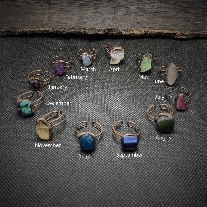 Anillo ajustable con doce piedras de nacimiento de piedra irregular natural en bruto de Olivenorma 