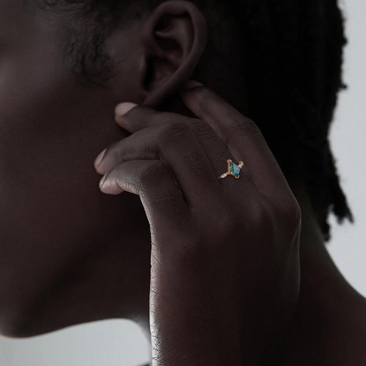 Anillo de cuatro puntas con ágata musgosa y circonita blanca de Olivenorma 