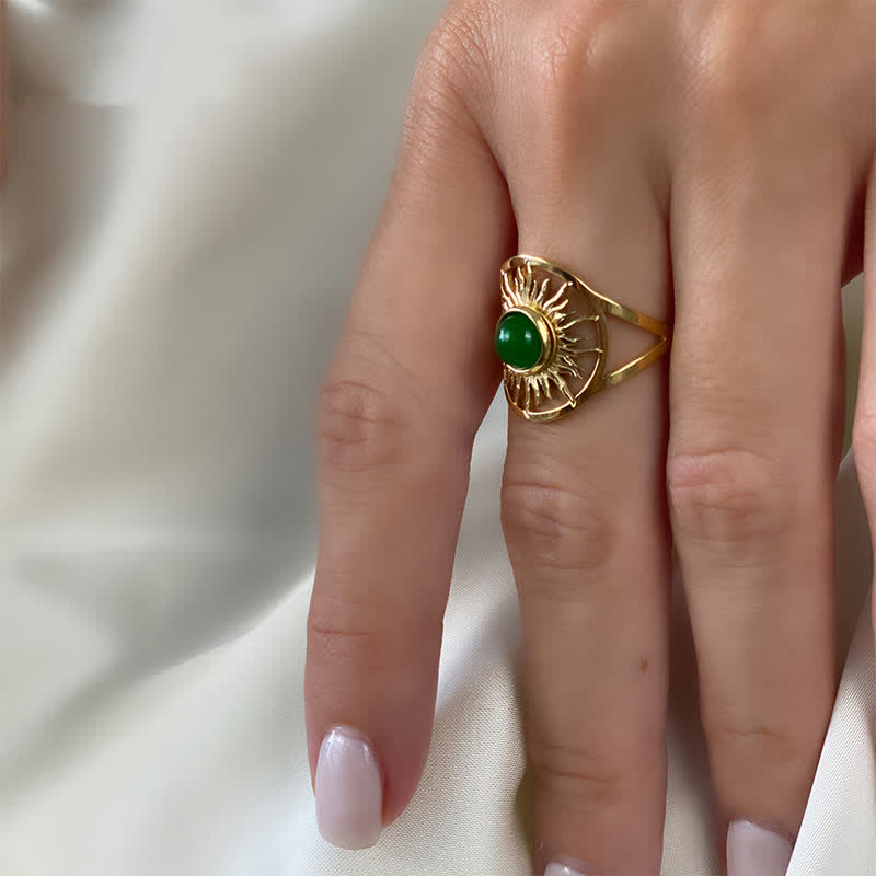Anillo de jade verde celestial “Sun Arise” de Olivenorma