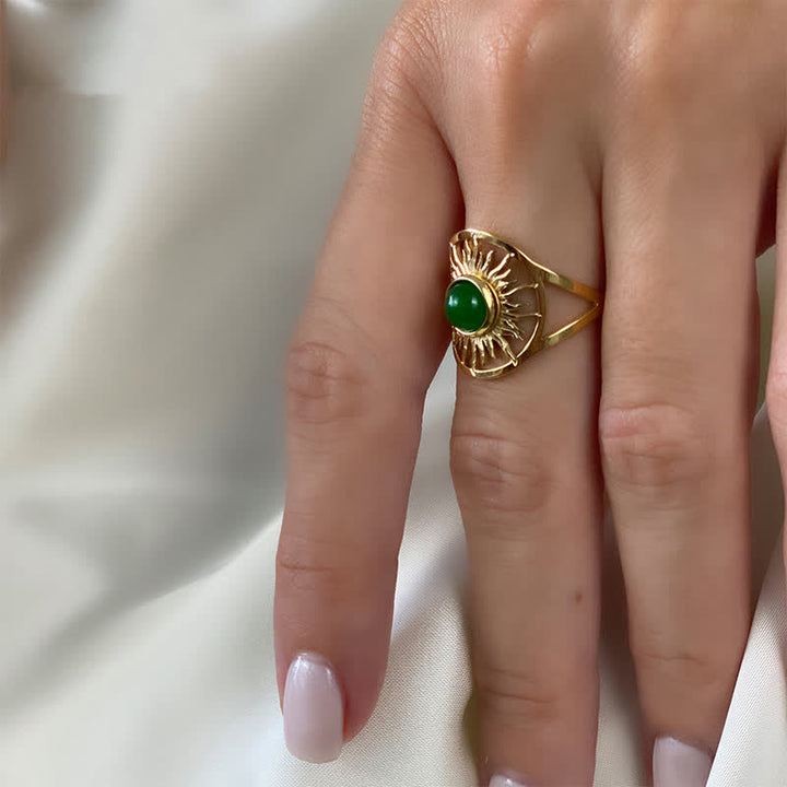 Anillo de jade verde celestial “Sun Arise” de Olivenorma
