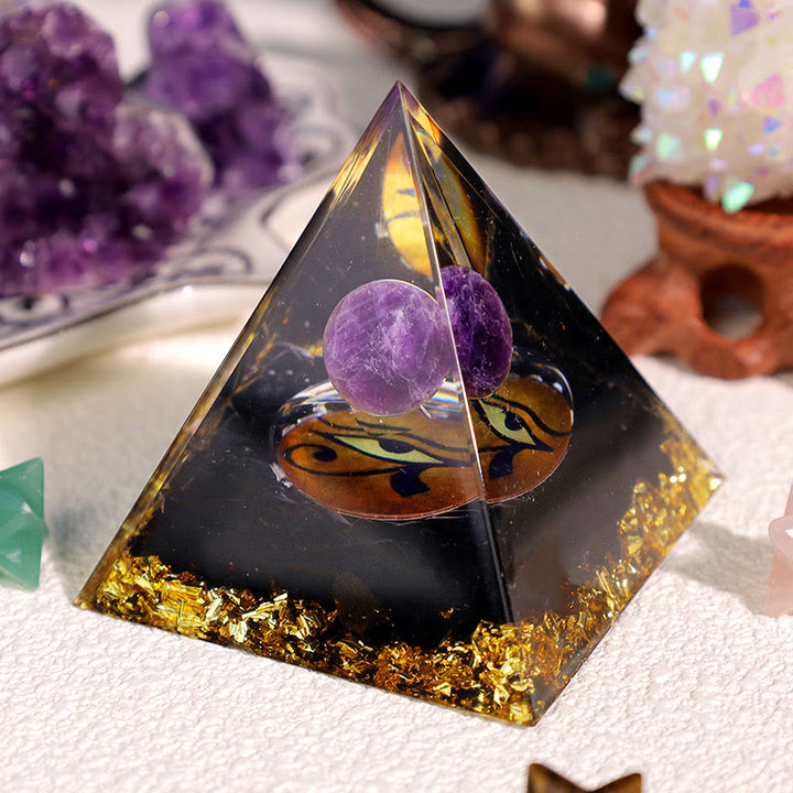 Pirámide de orgón con ojo de Horus, amatista y obsidiana de Olivenorma
