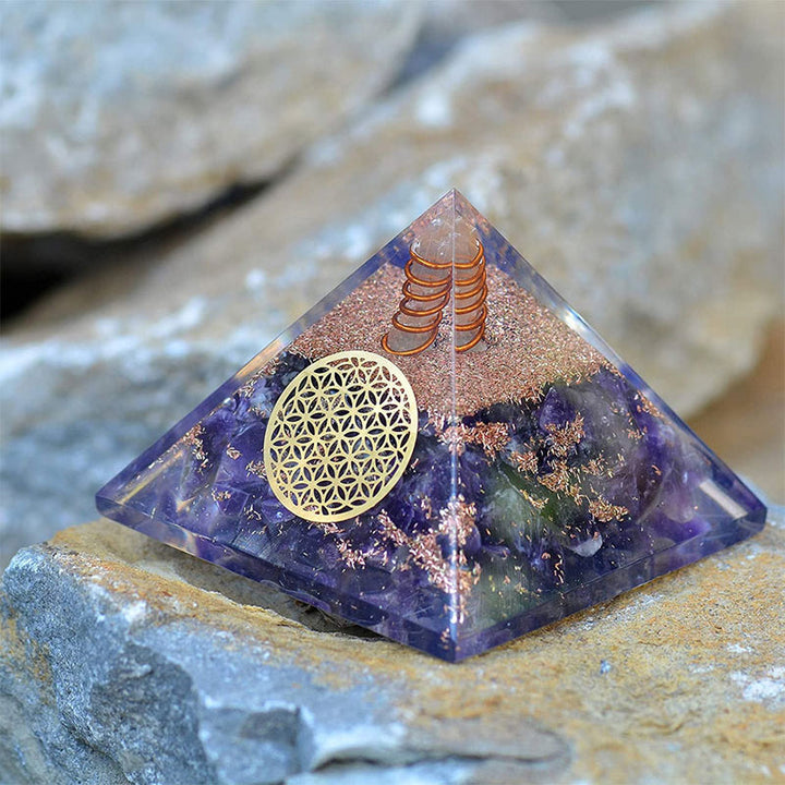 Pirámide orgónica de flor de la vida de amatista de Olivenorma 