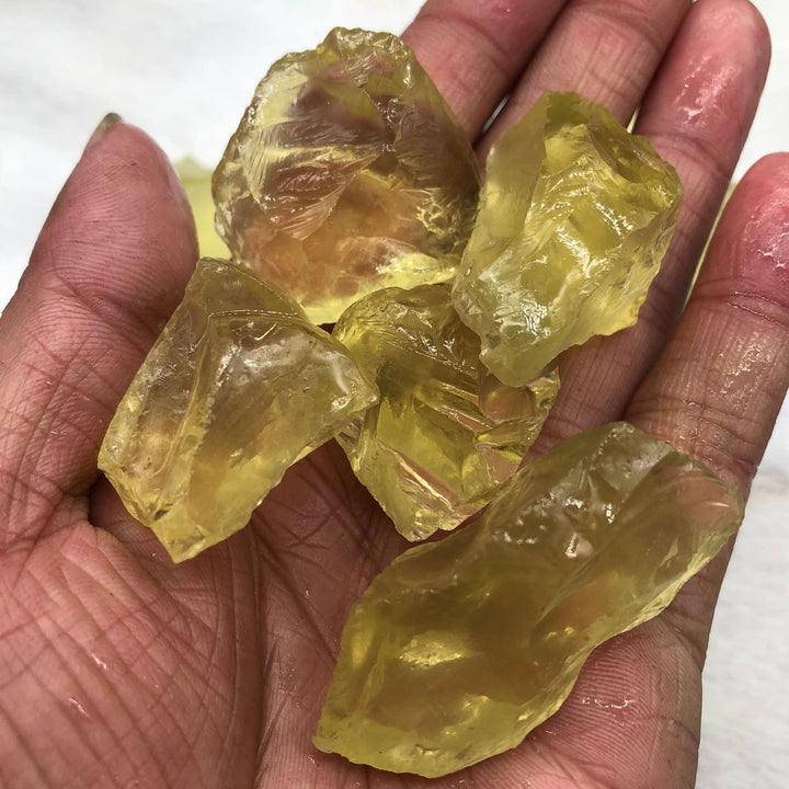 Piedra natural fluorita arcoíris cristalina de Olivenorma